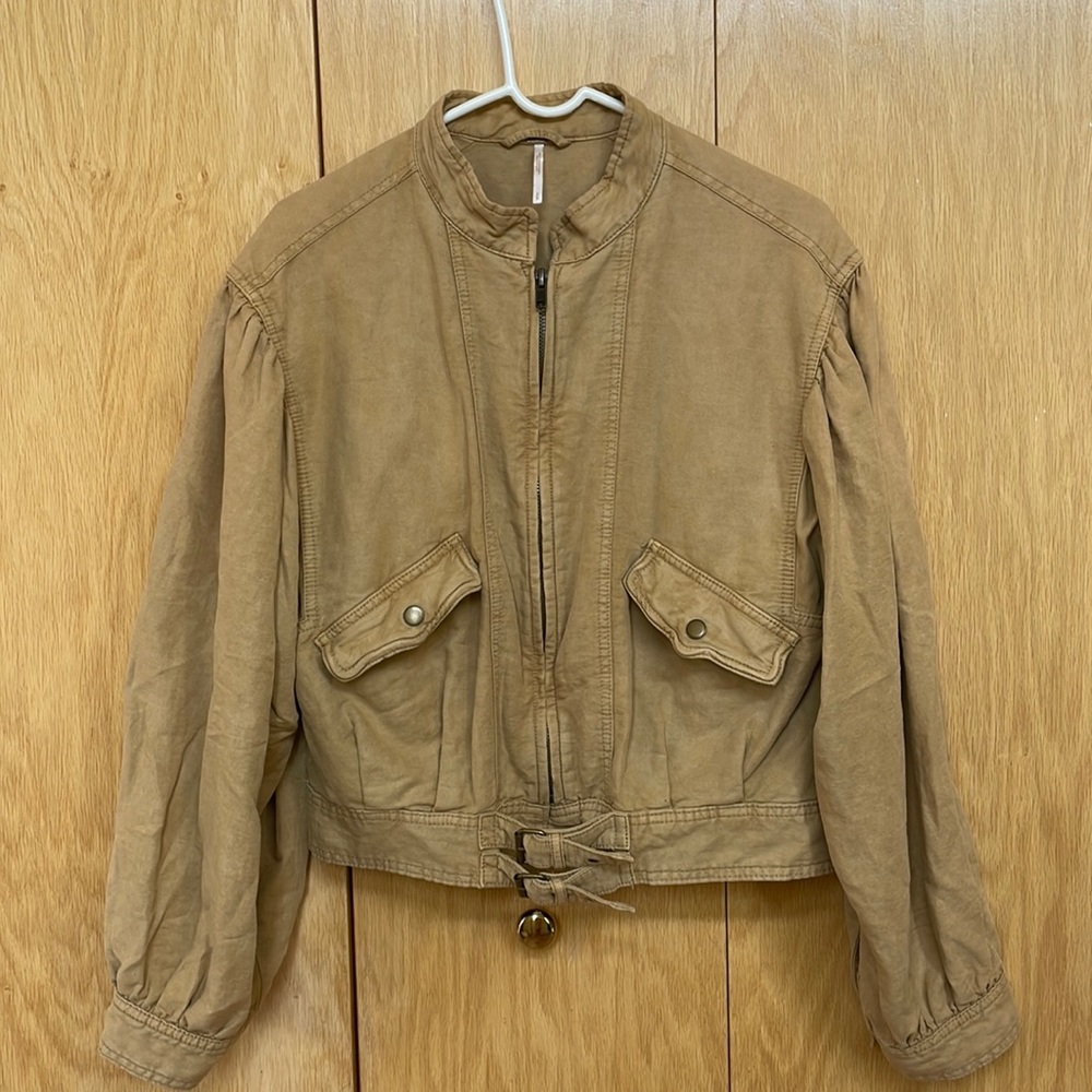 Free People camel colored zip up jacket, small, great condition